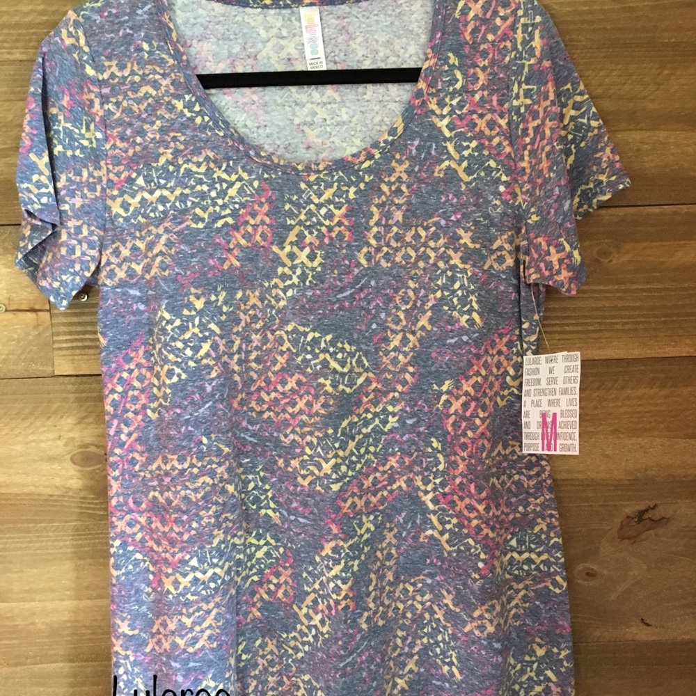Lularoe Classic Tee